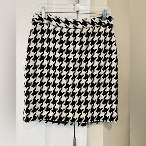 White House Black Market wool Skirt 6 Beige Black Houndstooth Side Zip Lined